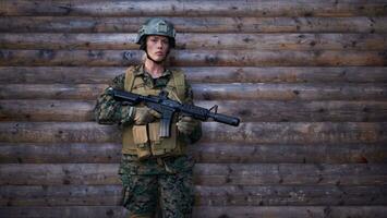 soldado en un misión foto