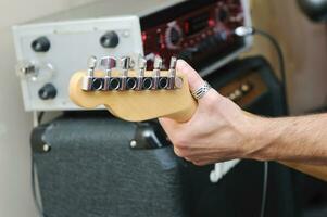 la banda de música tiene entrenamiento en el garaje foto