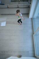 niña educación en línea clase de ballet en casa vista superior foto