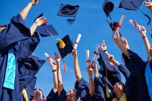 estudiantes graduados de secundaria foto