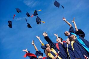 estudiantes graduados de secundaria foto