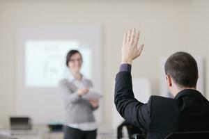 grupo de personas de negocios en seminario foto