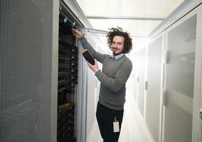 technician using digital cable analyzer photo