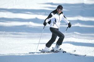 winer woman ski photo