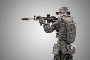 soldado con el objetivo láser vista óptica falla foto