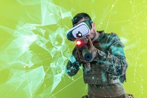 soldado usando casco de realidad virtual foto