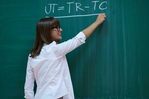 the professor explains the task on the board photo