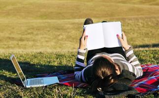 teen girl study outdoor photo