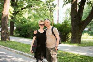 retrato de un Pareja en el parque foto