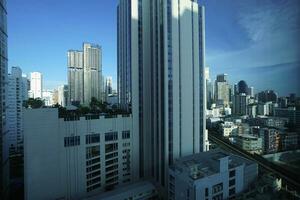 Bangkok ciudad paisaje alto ángulo ver de negocio distrito con alto edificios bangkok, tailandia foto