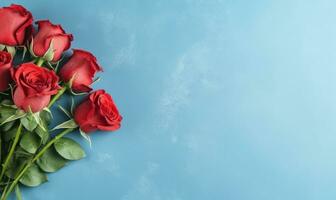 un rojo rosas ramo de flores en un azul antecedentes. vacío espacio de copia. de la madre día concepto. plano poner. creado por ai herramientas foto