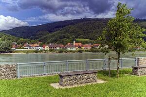 pueblo de Willendorf en el río Danubio en el wachau región, Austria foto