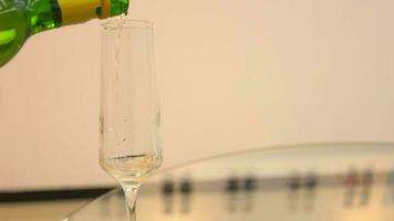 Sekt, Nahansicht von Champagner video