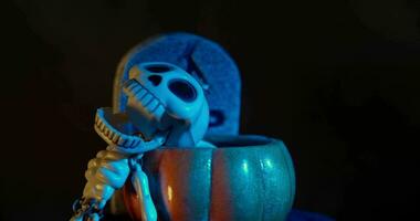 Halloween scheletro figure interno decorazione video