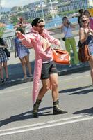 rosado hombre a el gay orgullo 2011, Ginebra, Suiza foto