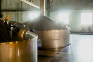 fabricación de cerveza cerveza inoxidable acero tanques foto