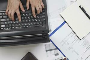 Calculating export import tariffs photo
