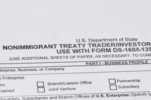 Nonimmigrant treaty trader investor visa application form photo