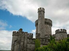 antiguo céltico castillo torre, Roca Negra castillo en Irlanda. Roca Negra observatorio fortaleza foto