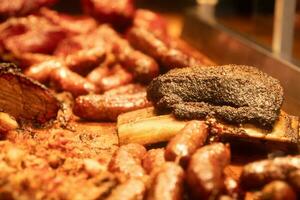 costillas debajo un calor lámpara foto