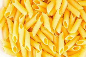 un cerca arriba de un cuenco de pasta foto