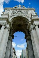 el arco de triunfo en Lisboa, Portugal foto