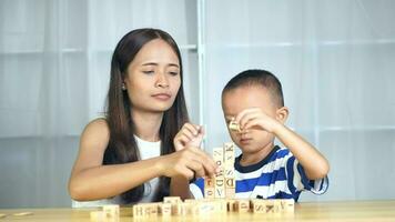 woman and son per message in the desk to relieve stress video