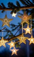 brillante Navidad estrellas colgando desde árbol ramas a oscuridad. ai generado foto