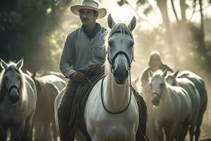 retrato mayor hombre en vaquero sombrero lado de caballo montando en montaña camino. neural red ai generado foto