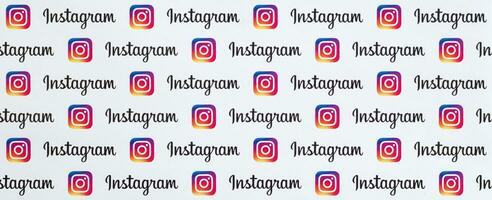 instagram modelo impreso en papel con pequeño instagram logos y inscripciones. instagram es americano foto y compartir videos social redes Servicio poseído por Facebook