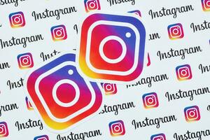 instagram modelo impreso en papel con pequeño instagram logos y inscripciones. instagram es americano foto y compartir videos social redes Servicio poseído por Facebook