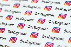 instagram modelo impreso en papel con pequeño instagram logos y inscripciones. instagram es americano foto y compartir videos social redes Servicio poseído por Facebook