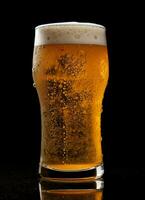 A glass of cold fresh beer with cap of foam. Splash of foam with tasty american beer. Beer day concept by AI Generated photo