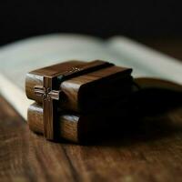 cerca arriba de un santo Biblia y cristiano cruzar en de madera mesa. contento bueno viernes o religión concepto por ai generado foto