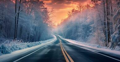 la carretera en el invierno montañas en el fondo, Nevado bosque - ai generado imagen foto