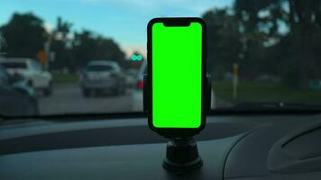 téléphone intelligent vert écran dans voiture video
