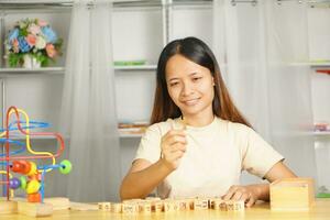 woman per message in the desk to relieve stress photo