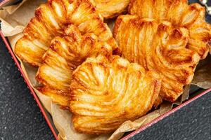 Galleta soplo Pastelería dulce galleta Navidad postre soplo niebla fiesta tratar nuevo año y Navidad celebracion comida comida bocadillo en el mesa Copiar espacio comida antecedentes rústico parte superior ver foto