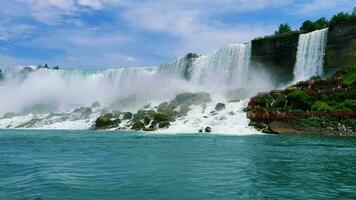 majestueus visie van Niagara valt van toerist boot, Canadees kant video