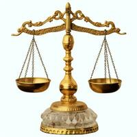 Clásico oro equilibrar escala medida o ley justicia símbolo. abogados día o mundo día de social justicia concepto por ai generado foto