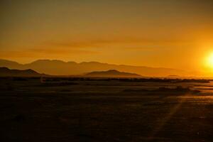 California mojave Desierto puesta de sol el espejismo cuenca foto