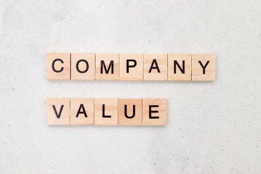 parte superior ver de empresa valor palabra en de madera cubo letra bloquear en blanco antecedentes. negocio concepto foto