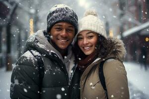 ai generado retrato de hermosa sonriente joven Pareja hombre y mujer en pie debajo nevando foto