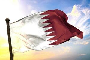 Katar 3d representación bandera ondulación aislado cielo y nube antecedentes foto