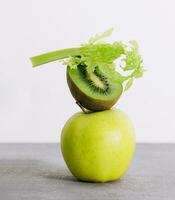 celery, kiwi and apple close up photo