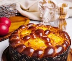 festivo Pascua de Resurrección mesa ajuste con tradicional comida foto