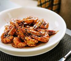 king fried prawns in a restaurant photo