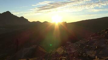 verbijsterend zonsondergang Bij de roques de garcia in tenerife. video