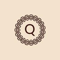 sencillo y elegante inicial letra q ornamental circulo marco logo vector