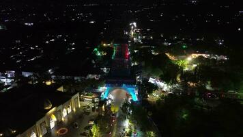 aérien vue de le les limbes la tour à nuit. gorontalo régence icône video